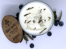 Charger l'image dans la galerie, Bougie de soja BLEUETS SAUVAGES 205g