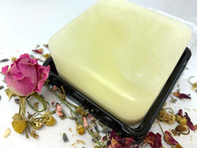 Charger l'image dans la galerie, Savon DIVINE PURETÉ sans fragrance ajoutée (140g)