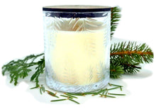 Charger l'image dans la galerie, Bougie de soja SOUS-BOIS BORÉAL 190g Verre texturé "SAPIN"